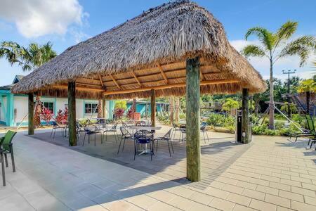 Lovely Thematic 2br With 2 Clubhouses & Waterpark *