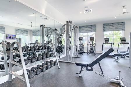 Lovely Thematic 2br With 2 Clubhouses & Waterpark