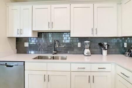 Lovely Thematic 2br With 2 Clubhouses & Waterpark Holiday home *