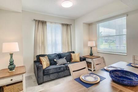 Lovely Thematic 2br With 2 Clubhouses & Waterpark Kissimmee