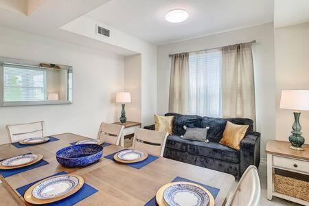 Lovely Thematic 2br With 2 Clubhouses & Waterpark *